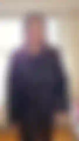 Você foi denunciada por seu mau comportamento.... Você não tinha ideia de por que seu chefe (eu) queria você no escritório dele imediatamente..." Sente-se", eu ordeno você quando você entrar. Tão severa.