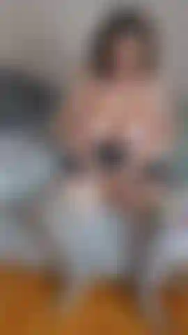 Provoco você com meu belo corpo curvilíneo.