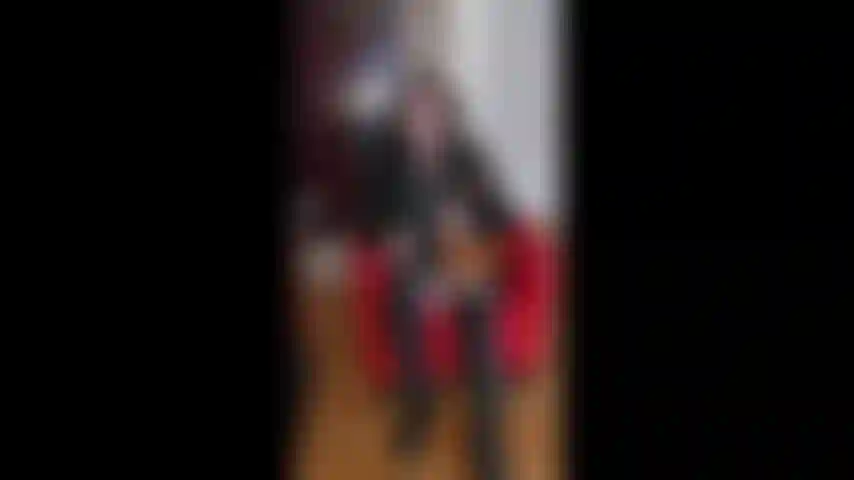 Não acredito que terminei com você porque você era um bebê chorão, e agora você está me implorando para te aceitar de volta. Escute, eu poderia pensar nisso, mas só com uma condição: se eu conseguir te humilhar primeiro! Sei que você baba toda.