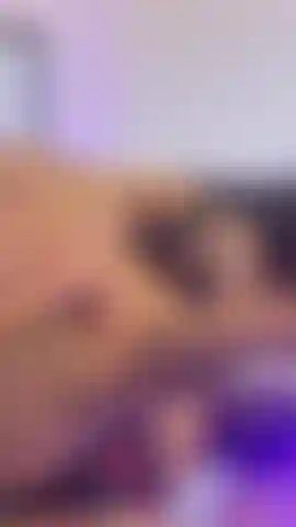 You're on your knees
I make you suck my dick
Open that mouth for me bb
I wanna cum in your mouth💦