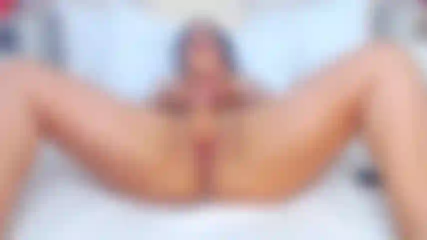 Uma vagabunda gostosa se fodendo.