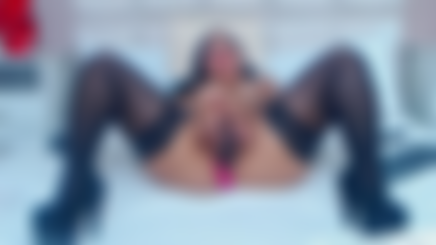 Transando com um pau preto.