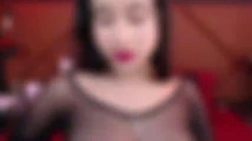 Toco todo o meu corpo com meu vibrador favorito e imagino que é o seu pênis e me masturbo como quero que você me foda.