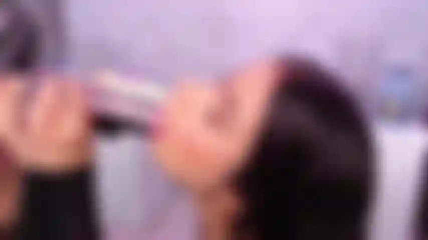 Imagino que estou chupando seu pau e você goza na minha boca.