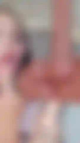 Vamos brincar com sua bunda rica.