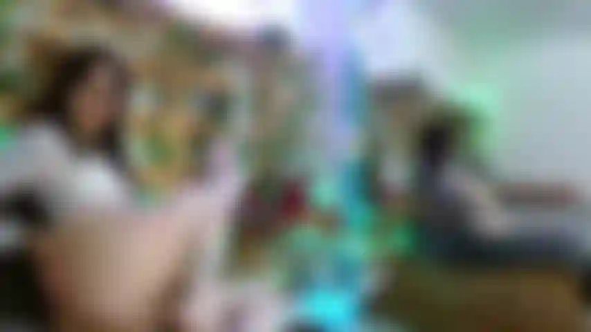 I am a naughty girl who likes to be spanked starting with whispers that want to mark my skin little by little with the greatest desire, starting with my ass.