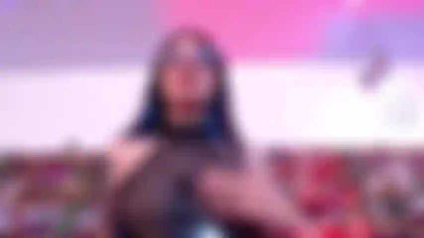 Você gosta de me ver brincar com meus seios?