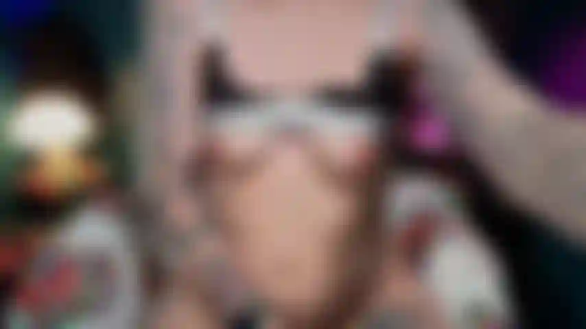 Cavalgando e chupando até gozar.