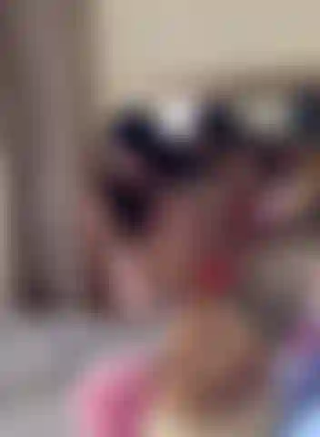 Sacanagem enorme tit hooters passo irmã pegou você espionando e se masturbando !! Chupe e foda peitinho até gozar na minha cara.