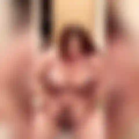 Spitty, chupando pau desleixado com facial.