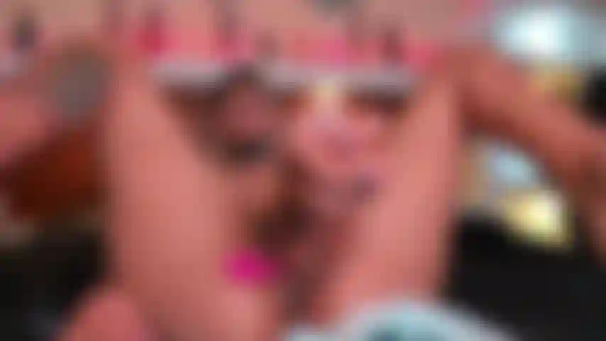 Um esguicho enorme para sua boca suja.