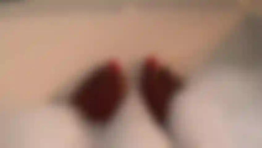 Bolhas, guinchos e provocações de sola descalça.