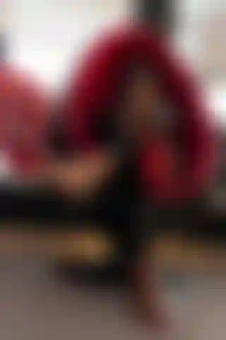 Quebrando o corno: a fraude exposta - um engano em um show pornô ao vivo.