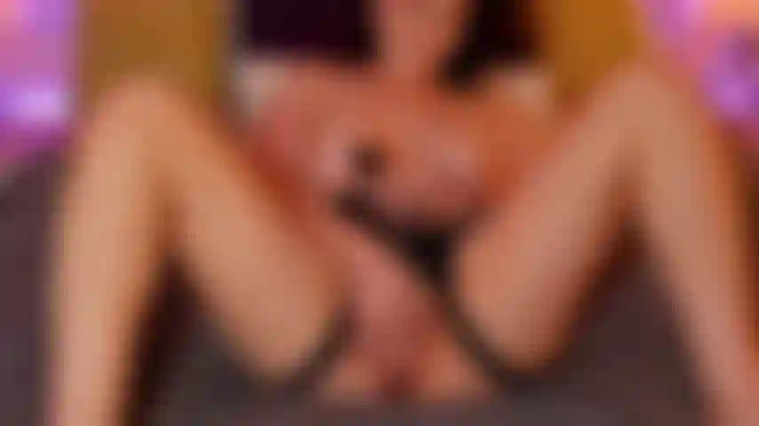 Dedilhando minha buceta e desejando seu show gravado de pau.