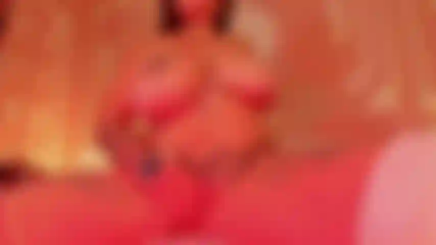 Óleo nos meus seios.