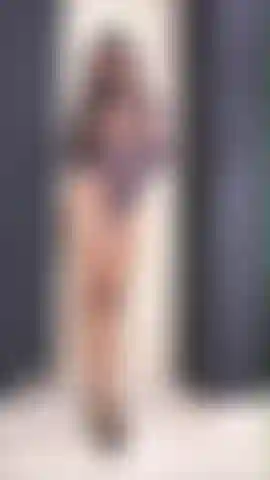 SUPER SEXY STRIPTEASE