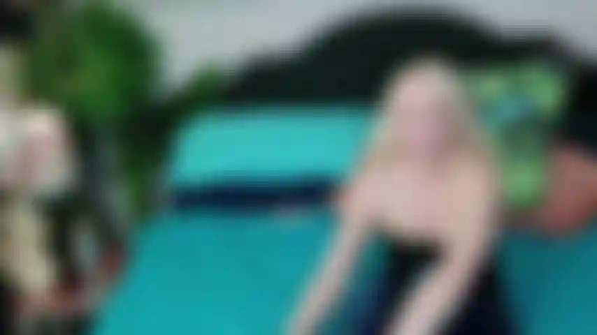 Te engulo e te humilho por fetiche por pés.