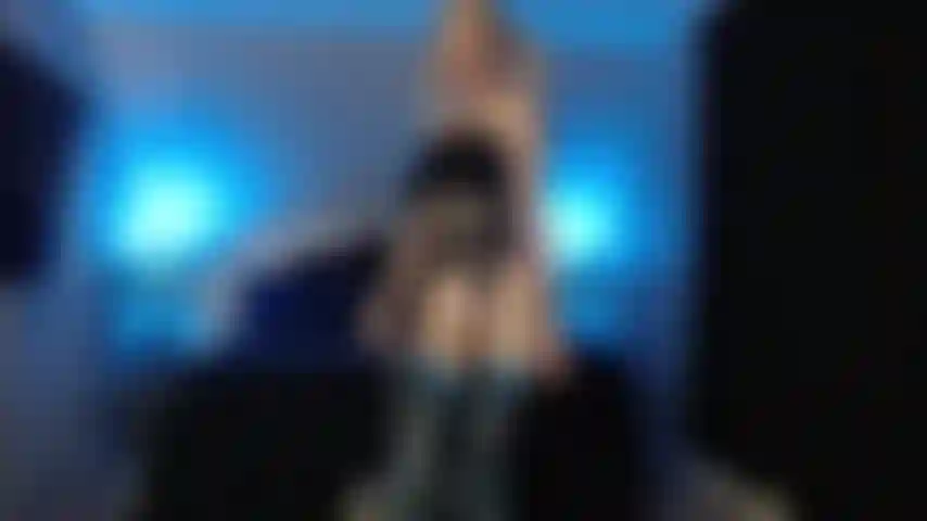 Garota gótica safada anal e varinha mágica com rabo de cavalo.