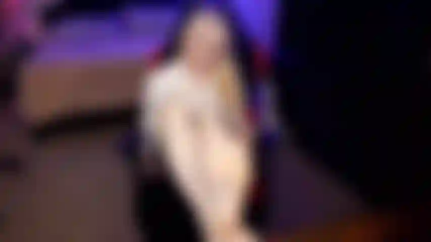 Semáforos escravos a pé arruinaram a secretária do orgasmo.