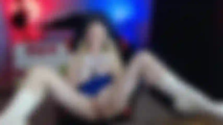 Cheerleader provoca você em castidade.