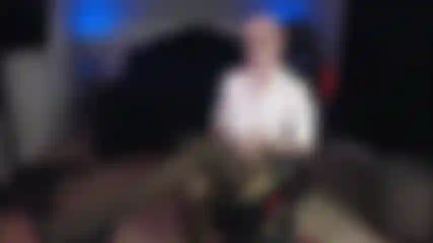 Puta do escritório.