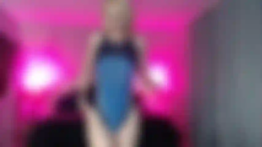 Falando sobre espirrar usando um maiô!