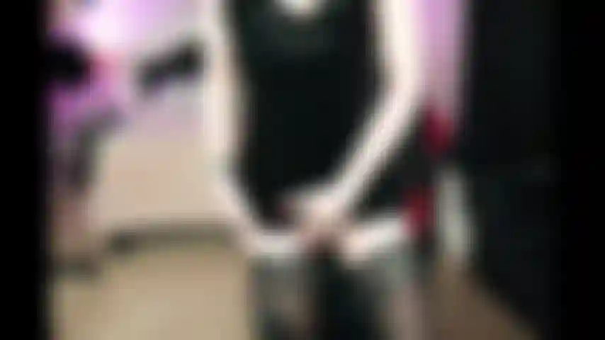 Secretária de meias e óculos - anal.