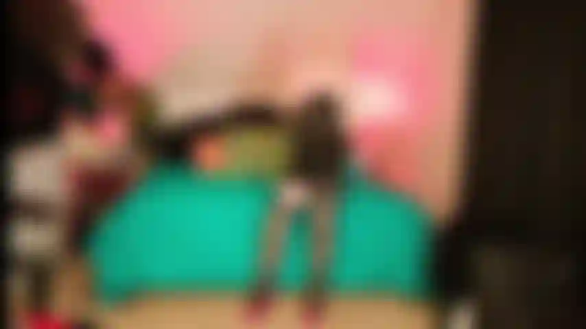 Secretária gangbang presente de aniversário.