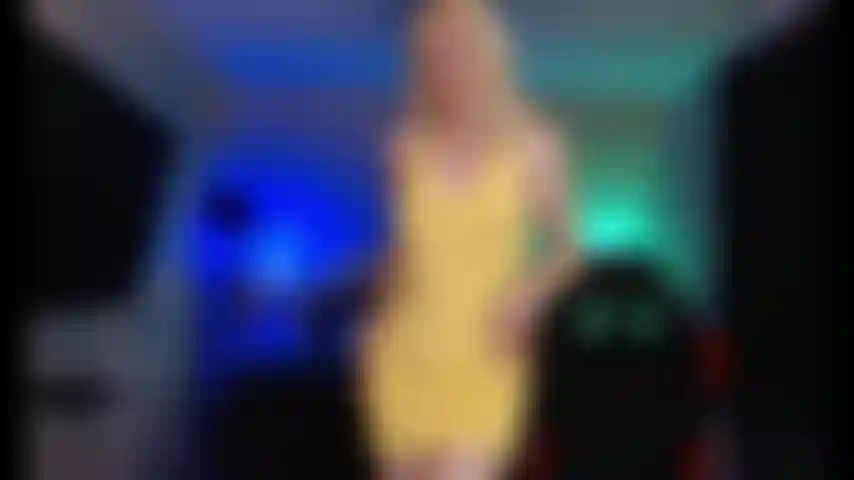 Vizinha do lado destruidora de lares.