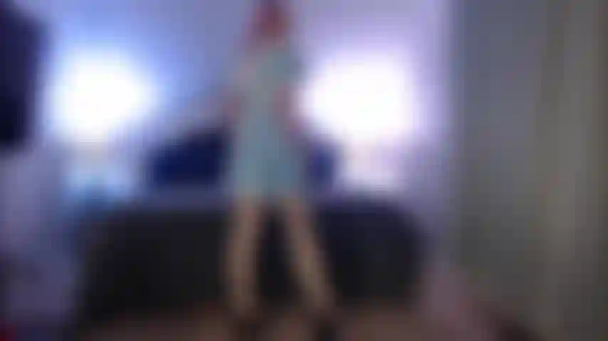 Alice no país das maravilhas - anal com brinquedo de vidro.