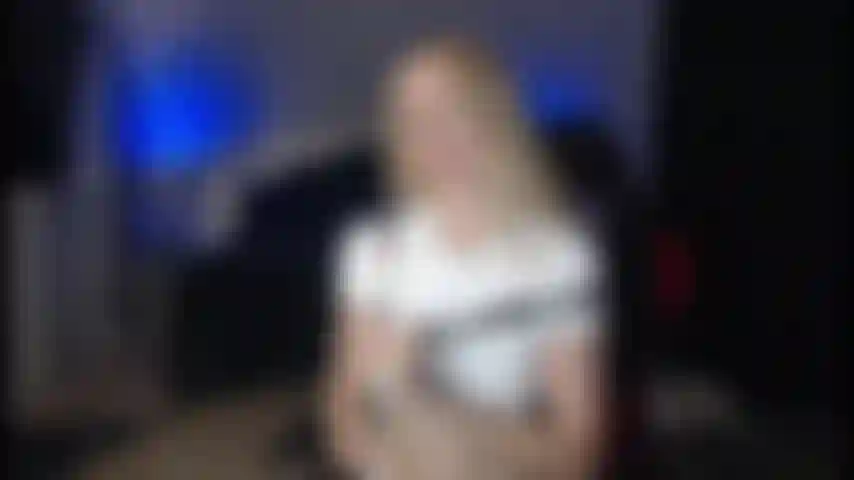 Sissy boy sean fodido por meu bbc strapon e meu amigo trans, vídeo personalizado feito para sean.