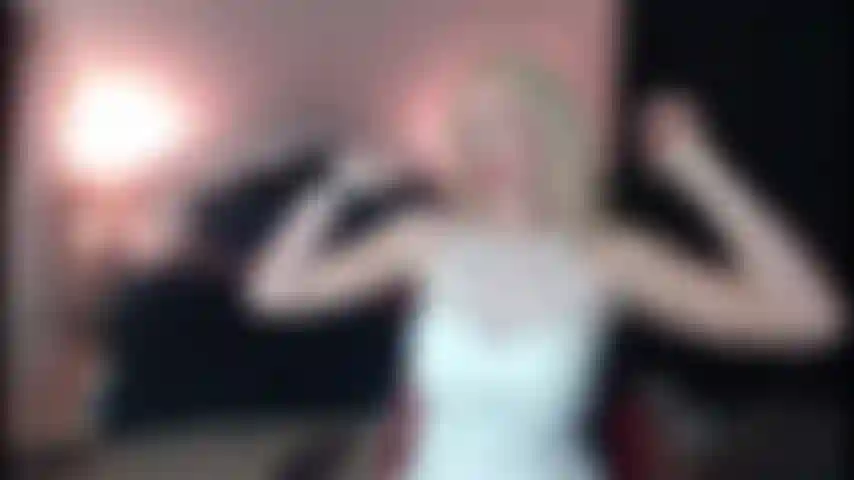 Noiva fugitiva deixa noivo no altar para ser puta.