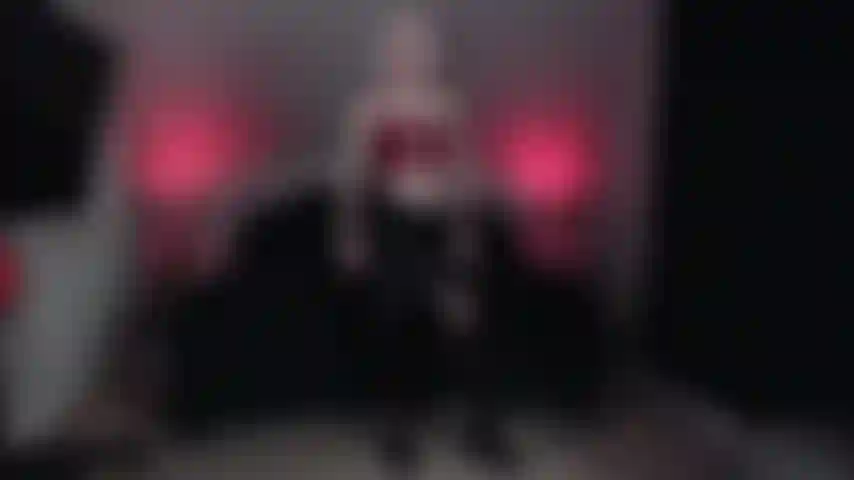 Mistress deixa subby servi-la e adora bbc.