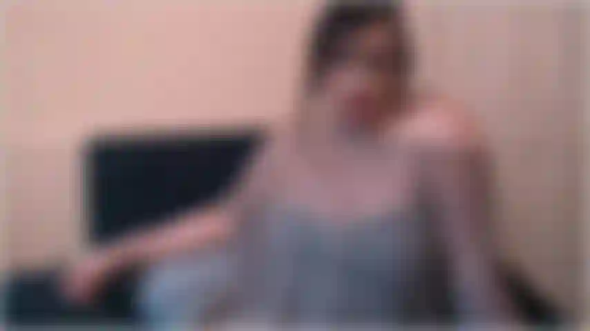 Senhorita desviante quer que você saboreie seu esperma.