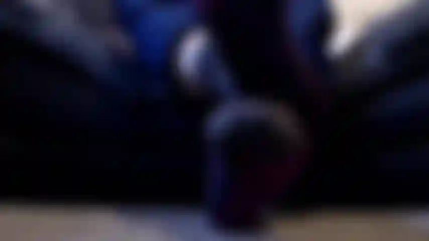 Jogo silencioso de meias suadas.