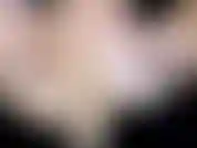 É hora de você obedecer o decote. Olha isso. Olhe fixamente para ele. Mesmerize-se com isso. Afago a ela. Meu decote magnífico controla você. É dona de você. Ele te diz o que fazer...