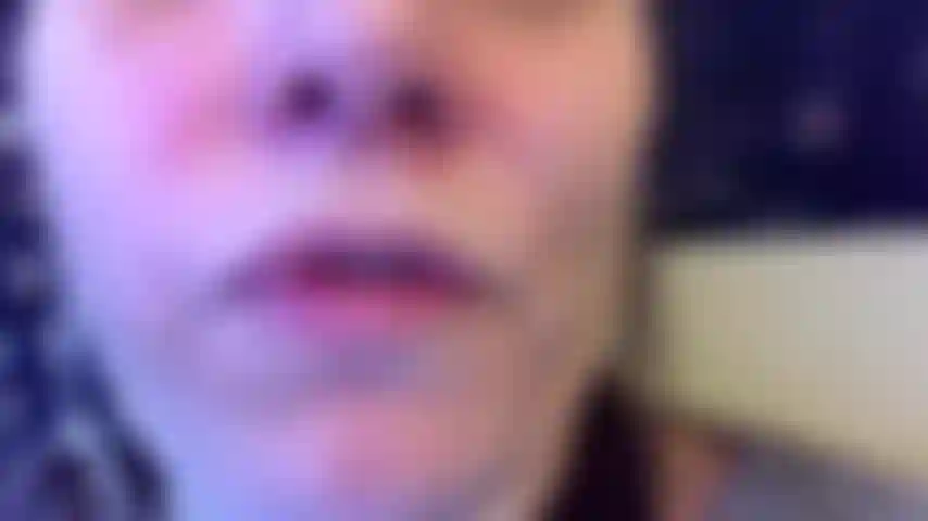 Nariz ranhoso e assoando o nariz.