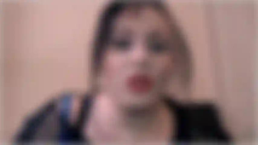 Beta é um escravo de seu pau - você é tão patético! Ocupada demais bajulando seu pau para ser digna de pertencer a uma deusa.