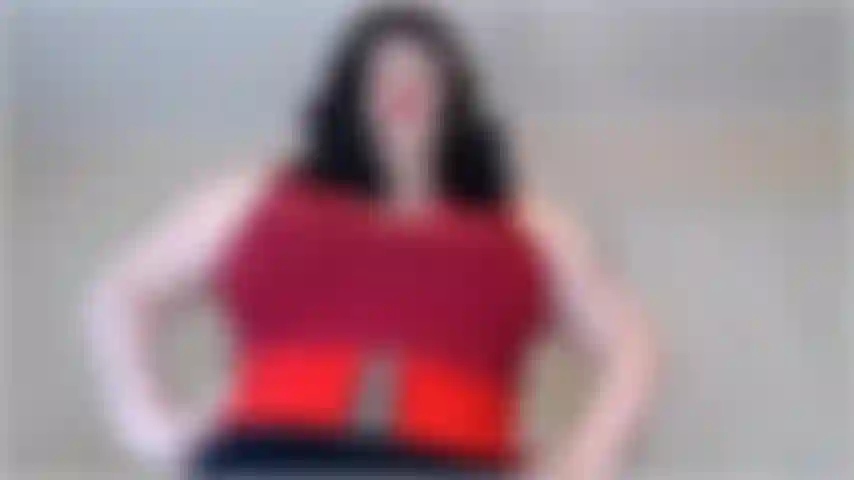 Como ousa se masturbar na minha sala de aula! Você sabe muito bem que a masturbação não autorizada não é permitida. Não tem vergonha de sua professora ter entrado em você, acariciando seu pênis?