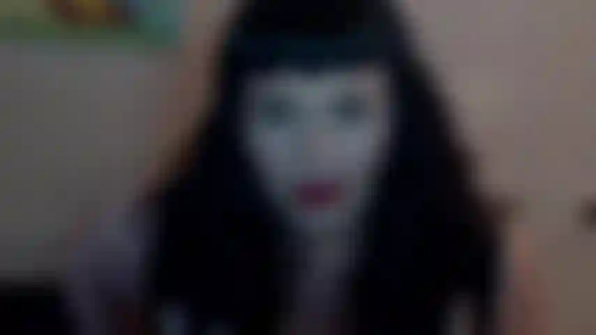 Você já teve ciúmes de um objeto inanimado, aninhado ali confortavelmente entre meus seios de 40 dd? Sou tão cruel em fazer isso com você quando está toda trancada. Mas gosto sim de fazer o que amo!