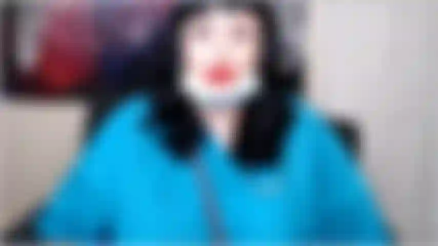 De barriga para baixo e joelhos separados, pronta para a senhorita deviant inseminar você. Uma nova ordem mundial está aqui e todos os homens serão criados como maricas obedientes e amorosos!