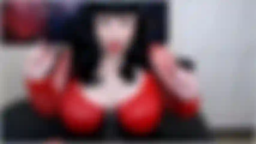 Senhorita desviante tarefa de afiação quente.