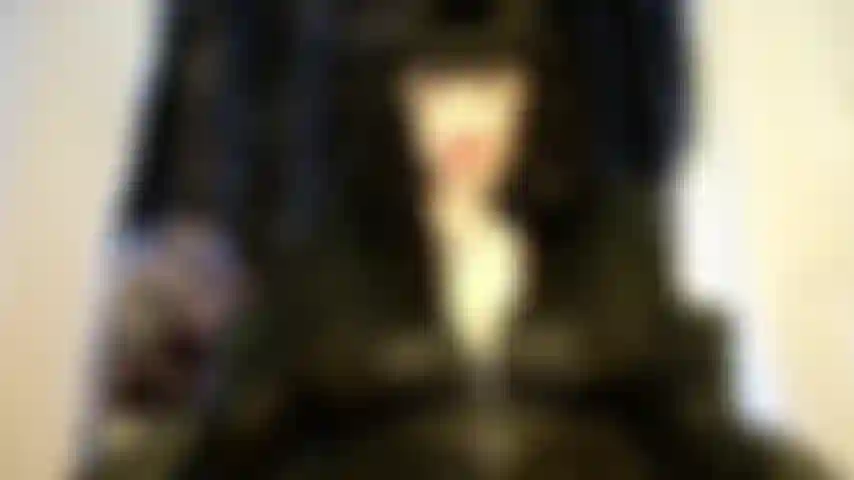 Castigada pelo hálito fedorento.