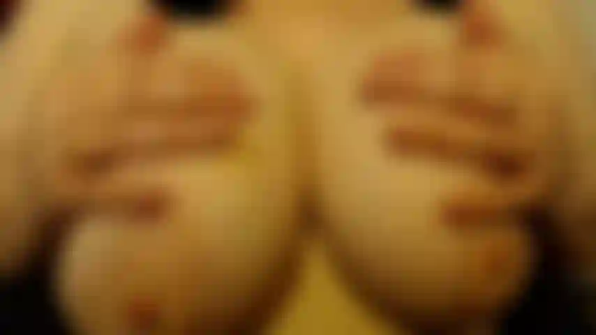 Viciada em peitos grandes.