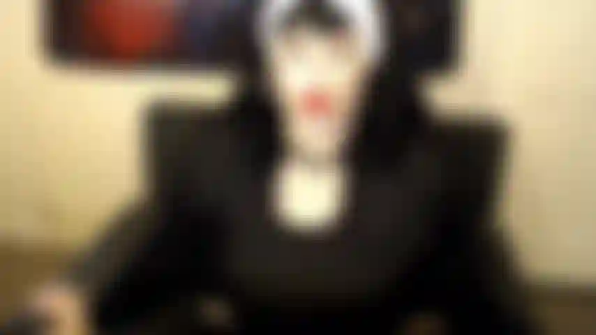 Em dívida por seus pecados.