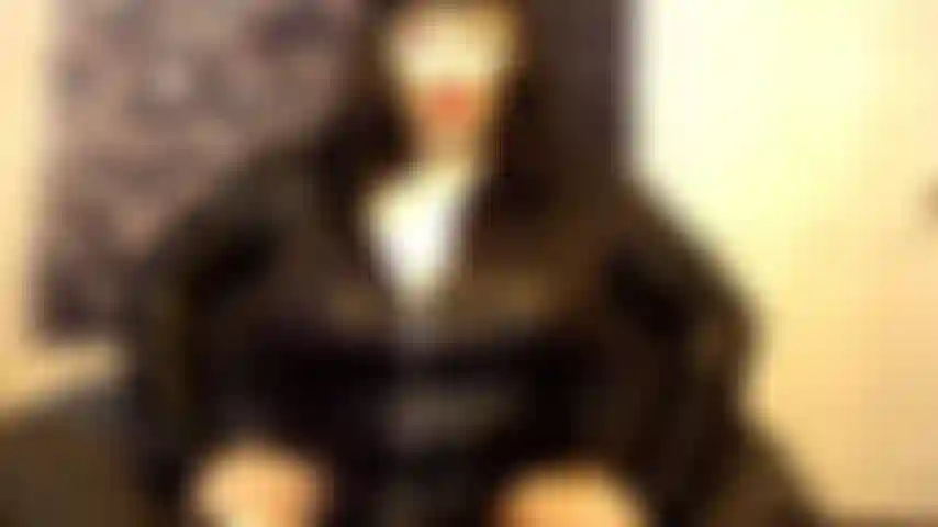 Cum rapidamente para os meus seios.