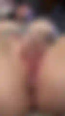 Masturbação totalmente nua com dedos e orgasmos múltiplos.