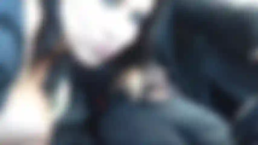 Um dos meus vídeos de garotas mais sexy de todos os tempos! Fico tão excitada enquanto ele dirige que tenho que puxar seu pau para fora e começar a chupá-lo dando a ele uma cabeça sexy!