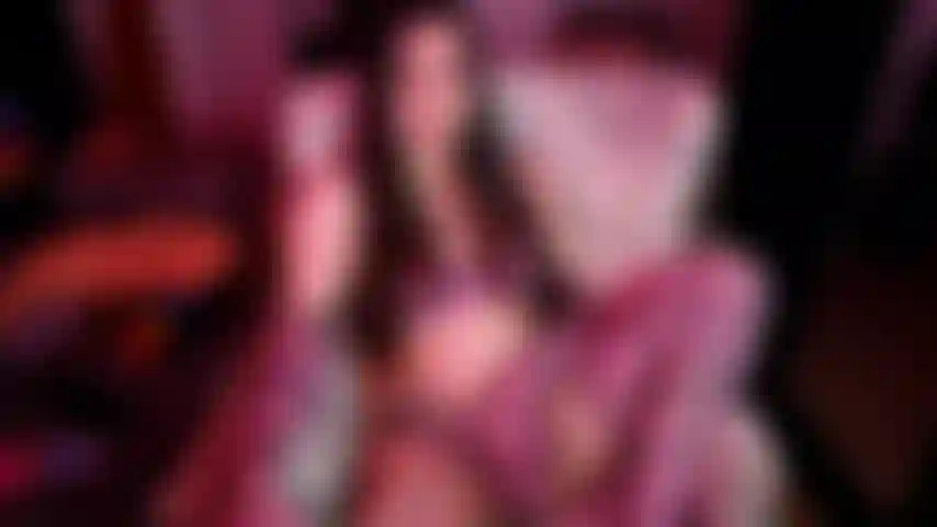 Instruções de boquete e gozada.