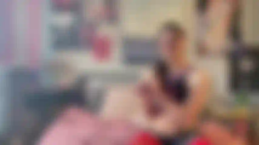 Sua namorada te dá joi/cei bem detalhado.